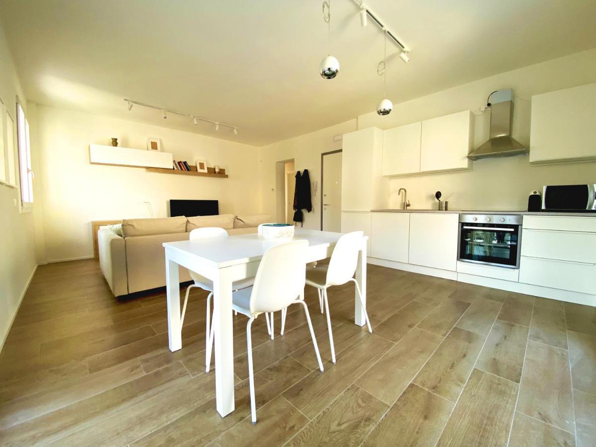 Sol Lakeview Sale Marasino Bagian luar foto